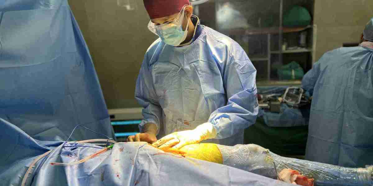 Best Sports Injury Specialist in Agra – Complete Care by Dr. Siddharth Dubey