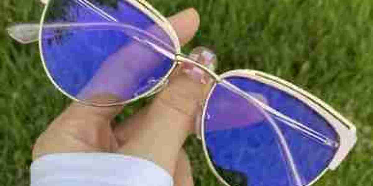 Transforming Photochromic Blue Glasses Through Thinkeyoptical Innovation and Design