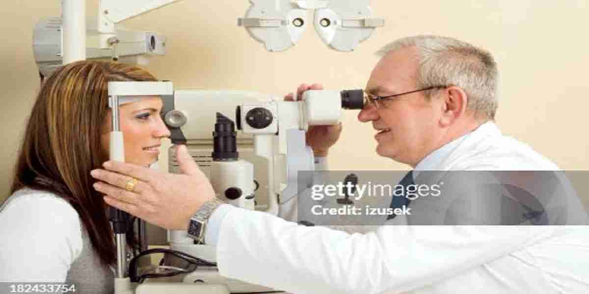 What Benefits Best Eye Surgeon in Khanewal Gives 2026?