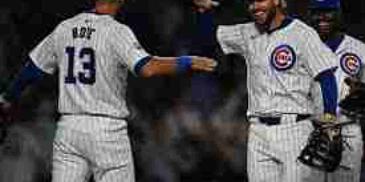 Cubs establish reliever Zulueta versus Mariners, designate lefty Nikhazy