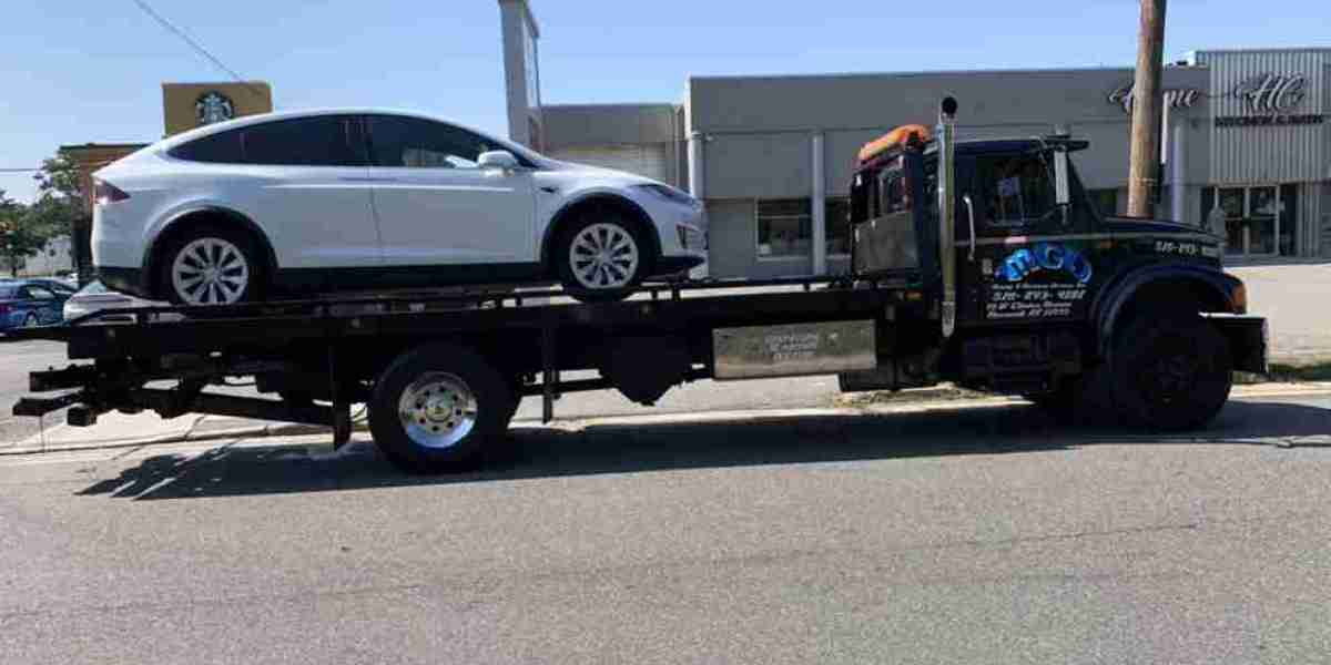 How Can Flatbed Towing in Queens Help Vehicle Owners?
