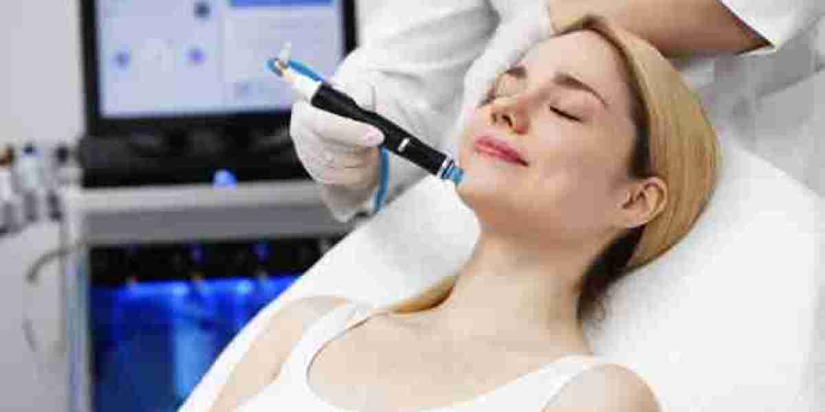 HydraFacial Treatment for Supporting Soft, Supple, and Hydrated Skin
