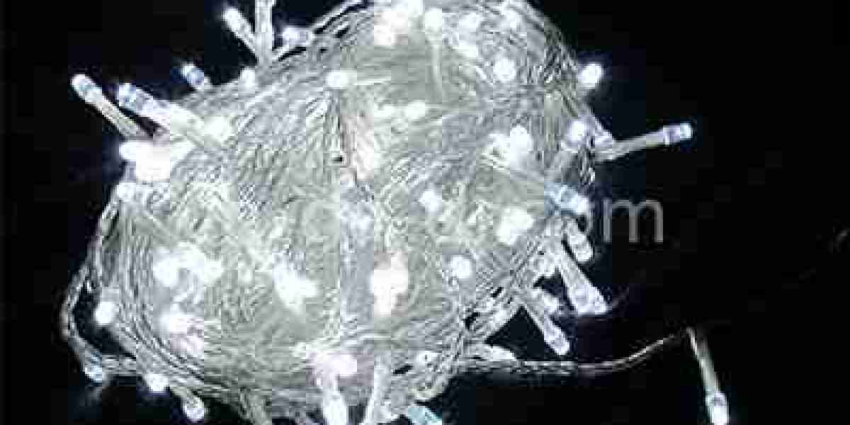 Stylish Seasonal Spaces Enhanced by Creative Light Design