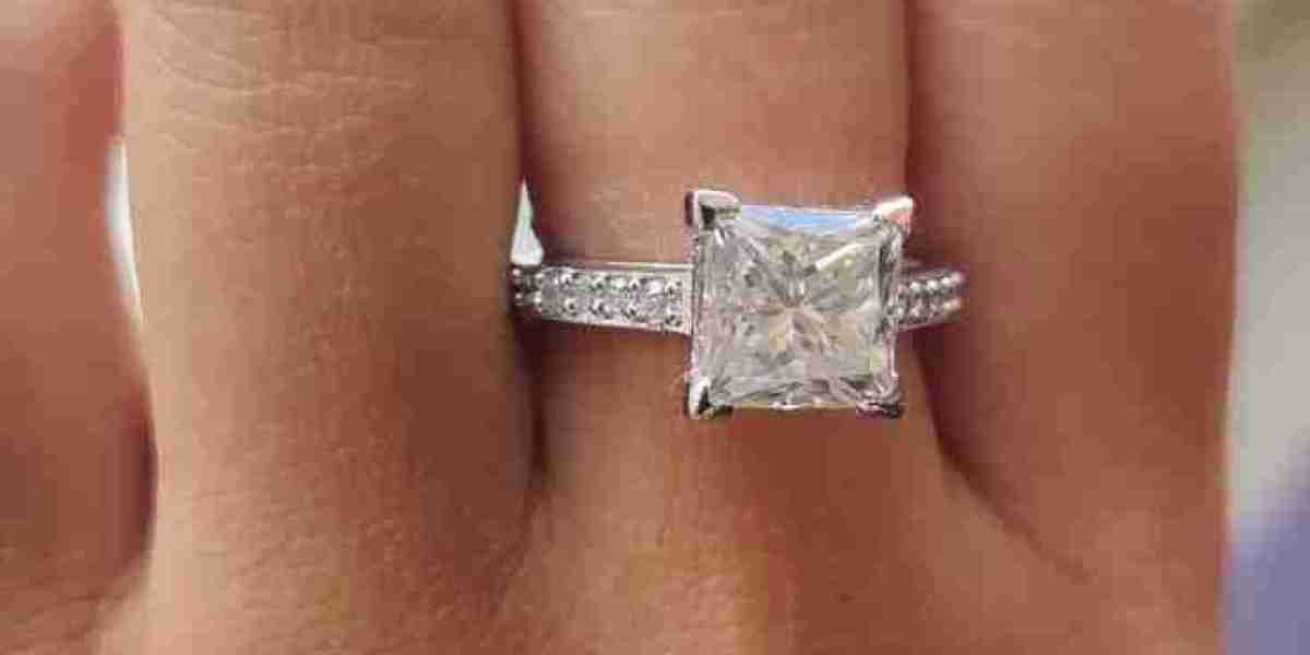 How Can You Choose the Perfect Princess Cut Engagement Ring?