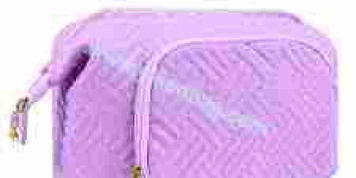 YisenBag and Make Up Bag Wholesale: What Should Buyers Look For