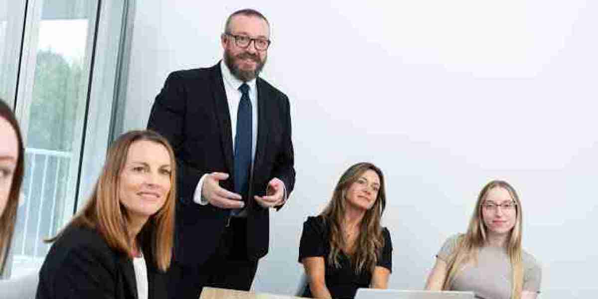 Debt Recovery Lawyers: A Practical Guide for Businesses and Creditors